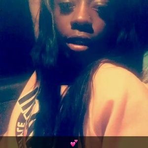 Meet your Posher, Shakira